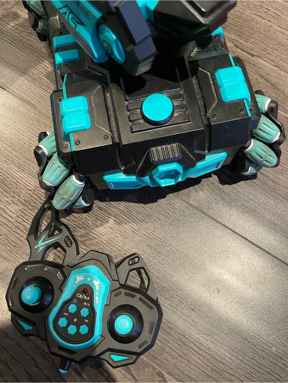 Remote Control Toy Tank - Picture 3 of 5